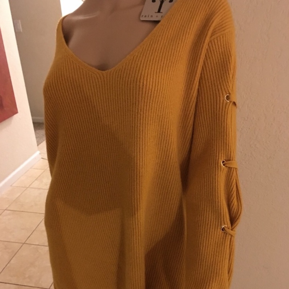 NWT oversized mustard yellow sweater